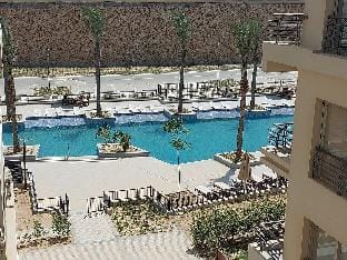 Alumia Marigold Suite 3BR Apt W/Pool Access Apartment in Cairo