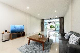 Calla House Hatyai 18pax 6 mins drive Lee Grd Vacation rental in Thailand
