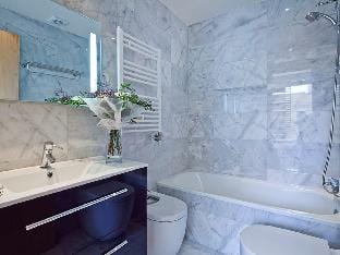 Gothic Quarter: Stylish Apartment with Pool Apartment in Barcelona