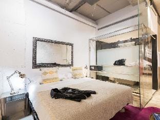 Apartment Barcelona Industrial Loft with Garden Apartment in Barcelona