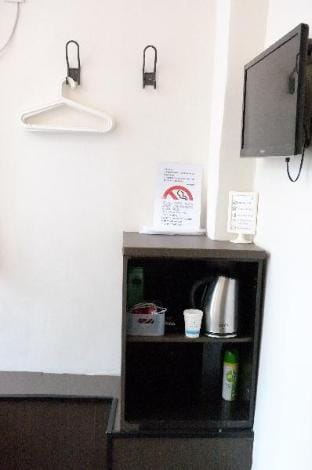 Double Room with private bathroom next Jordan MTR Apartment in Hong Kong