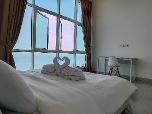 Bayan Lepas Seaview Condo 3R3B 8Pax Vacation rental in Bayan Lepas