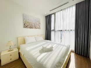 Vinhomes Skylake 1BR/ Near Keangnam/ Luxury/Center Vacation rental in Laos