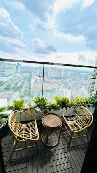 Vinhomes Skylake 2BR/ Highest Luxury/ Most Central Vacation rental in Laos