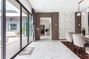 Astro Deluxe: 4 Bedrooms Villa Vacation rental in Pattaya City