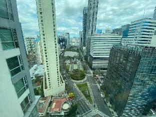 Studio Deluxe Unit at Avant, BGC Apartment in Makati