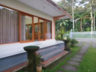 umah kampung bendul Vacation rental in Bali