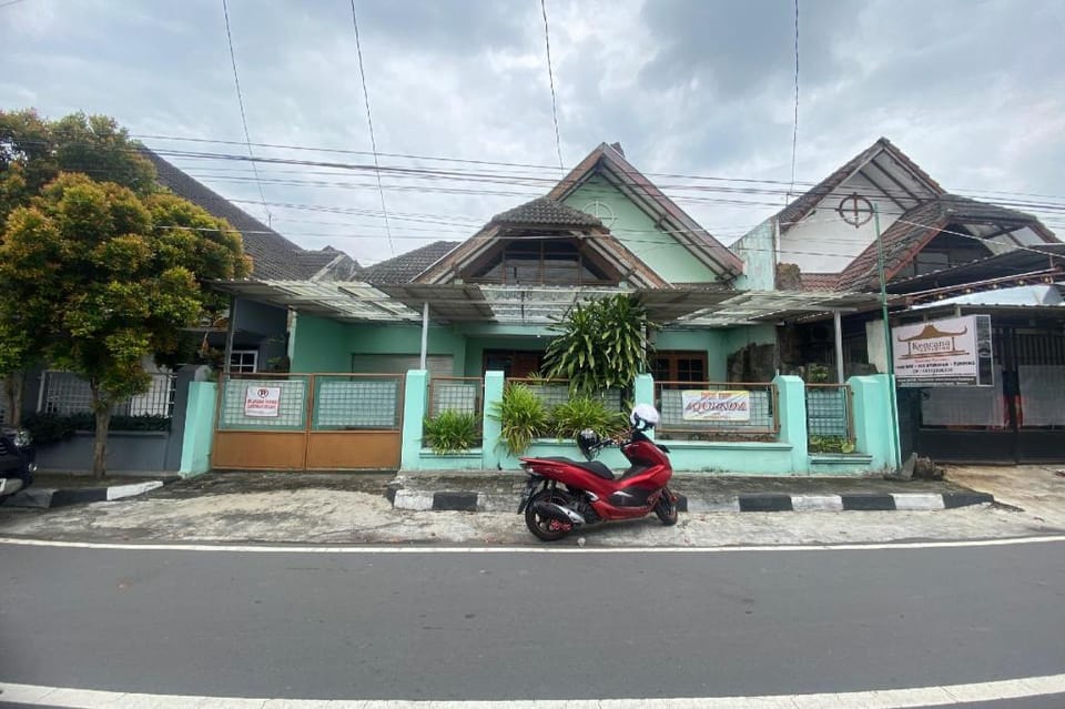 OYO 93839 Aquenda Homestay Hotel in Special Region of Yogyakarta