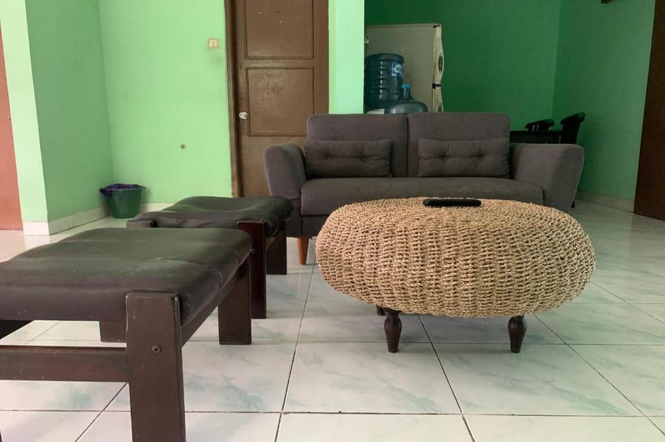 OYO 93839 Aquenda Homestay Hotel in Special Region of Yogyakarta