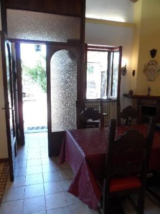 Orvieto typical three-room apartment furnished in style near the historic center. Vacation rental in Umbria