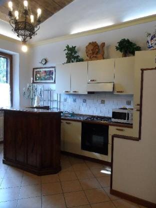 Orvieto typical three-room apartment furnished in style near the historic center. Vacation rental in Umbria