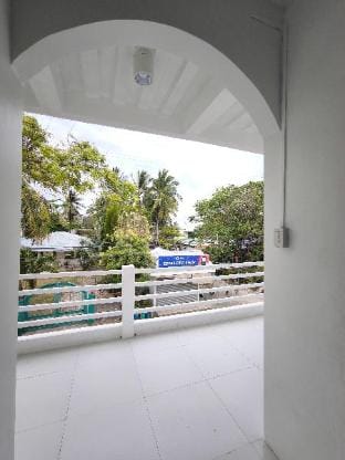 RR WIN lodging House Santa Fe - 202 Aircon Room Apartment in Central Visayas