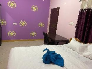 Hotel PNR'S Paradise Vacation rental in Ooty