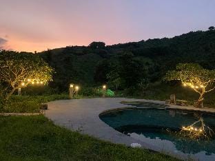 Sea Views, 2 Bedrooms With Pool near Secret Gillis Villa in Central Sekotong