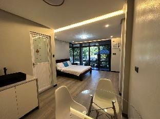 VillaRoyale Resort halfcourt  pool w/Jacuzzi 30pax Vacation rental in Tagaytay