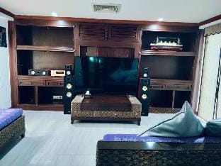 Luxury Pool Villa 5 Bedroom Vacation rental in Pattaya City