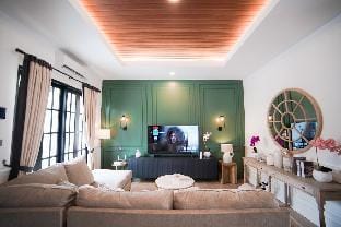 Ubu Villa California Villa in Special Region of Yogyakarta