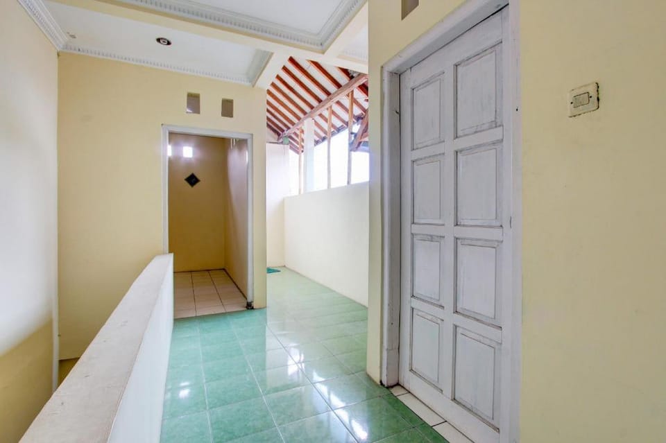 OYO 93859 Saffa 27 Guest House Hotel in Special Region of Yogyakarta