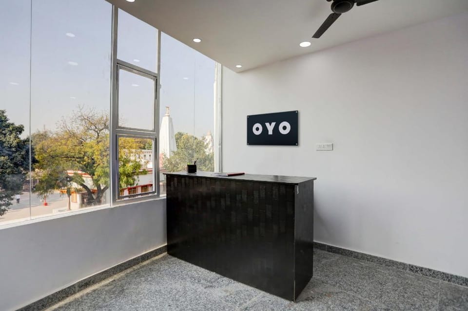 OYO 823935 Hotel Awadh Inn Hotel in Uttar Pradesh