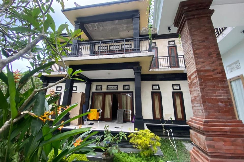 Capital O 93844 Arta Adi Homestay NearBali Zoo Hotel in Tampaksiring