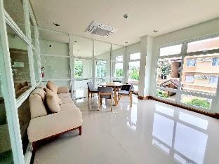 Condo Studio 1Bed, sofa,Kitchen w/ Balcony Palawan Apartment in Puerto Princesa