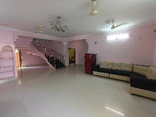 TRINITY FARM STAYS - VILLA WITH POOL AND LAWN Villa in Telangana