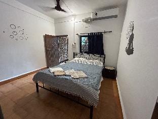 Palm Breeze Suite with kitchen Apartment in Canacona