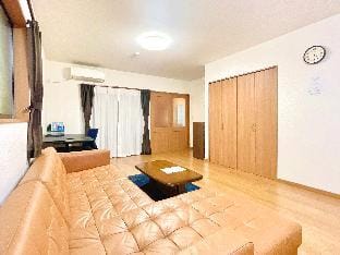 Direct to KIX Family travel Max10 several station Vacation rental in Osaka