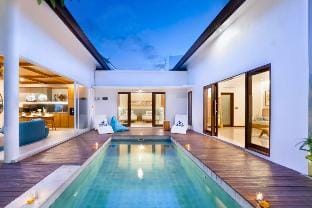 De'Boring 2 BR Private Pool With Garden View NE73 Villa in North Kuta