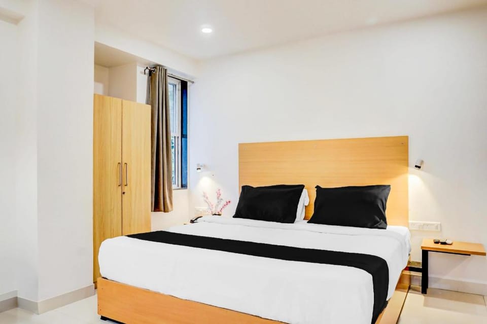 Super Townhouse Hadapsar formerly Savali Inn Hotel in Pune