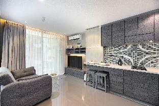 SABAY PROPERTY apart Phuket with a courtyard view Apartment in Kamala