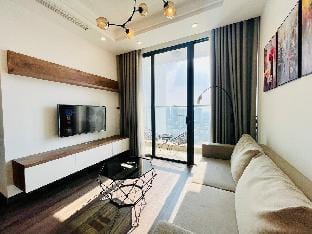 Apartment in Vinhome Skylake 3BED- LaraHousing  Vacation rental in Laos