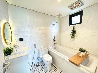 Luxury Vinhomes D'capitale 3BR Near Keangnam/ Wide Apartment in Laos