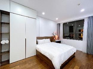 Anrooms - 2BR Lux Vinhomes D'capitale/ N Keangnam Vacation rental in Laos
