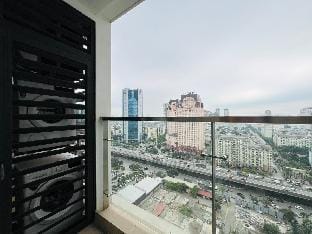 Vinhomes Skylake 2BR Near Keangnam Center/ Luxury Vacation rental in Laos