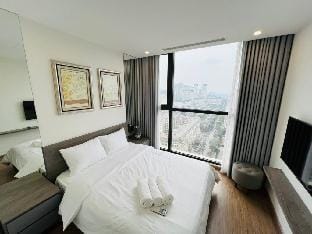 Luxury 2BR Vinhomes Skylake/ Near Keangnam/ Center Vacation rental in Laos