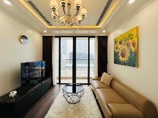 Center 2BR Luxury Vinhomes Skylake / Near Keangnam Apartment in Laos