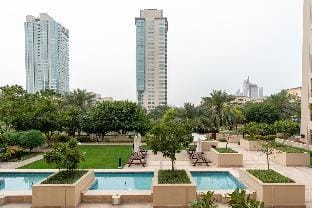 Lux BnB I Turia Tower I Lake & Garden Views Vacation rental in Dubai
