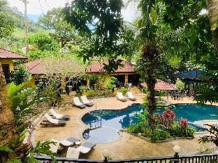 Beautiful Pool Villa Twin Room Vacation rental in Patong
