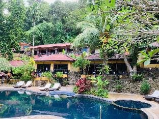 Beautiful Pool Villa Twin Room Vacation rental in Patong