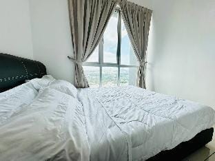 Luxury Family Fun Suites-Pool, Ps5, Mini-Cinema-M1 Apartment in Penang