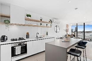 A Stylish 2BR Apt with FREE Parking Vacation rental in Melbourne