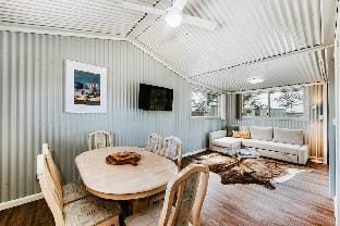 Hepburn Retreat - Warm and Rustic Farmstay Cabin Villa in Mudgee