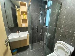 Soothing Studio@Klcc View Pool@Colony@Infinitum Vacation rental in Federal Territory of Kuala Lumpur