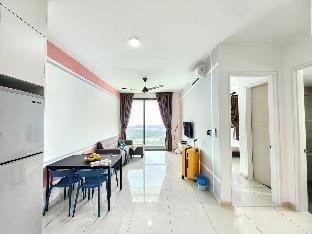 Macrolink 3806  6pax Cozy Legoland Netflix BySTAY Vacation rental in Johor