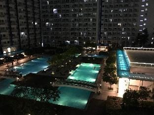 Makati Condo w/ Patio at SM Jazz Residences  Apartment in Makati
