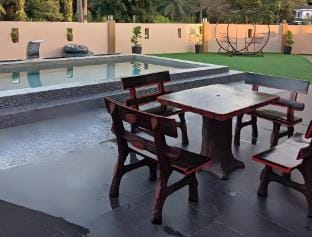 KOZY HOMESTAY WITH  SWIMMING POOL IN KULAI Vacation rental in Johor Bahru