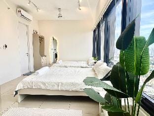 Skyline 218 Seaview Studio @ Tropicana 218 Vacation rental in George Town