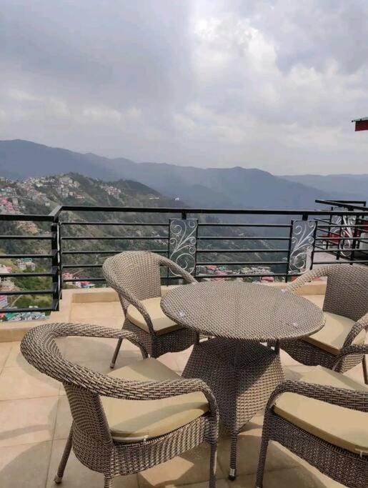 Superb Three Bedroom Apartment.  Apartment in Shimla