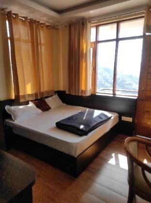 Superb Three Bedroom Apartment.  Apartment in Shimla